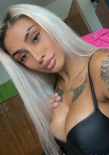 glxriq nudes star photo