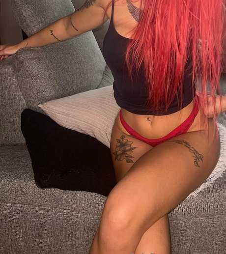 glxriq erotic actress images