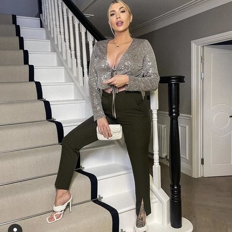 Olivia Buckland model img