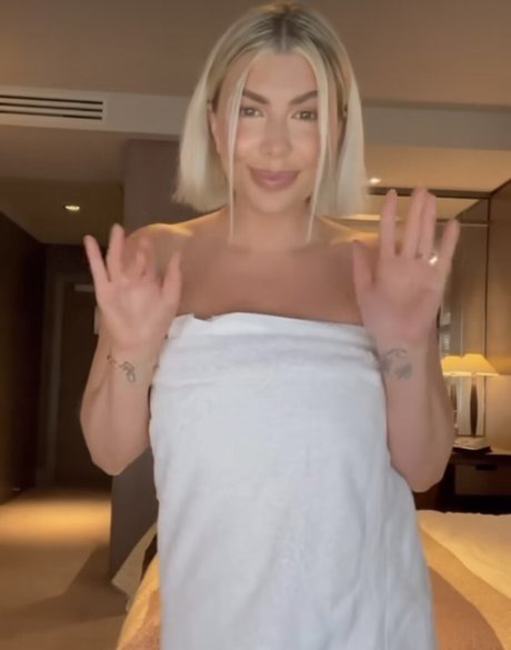 Olivia Buckland model nude galleries