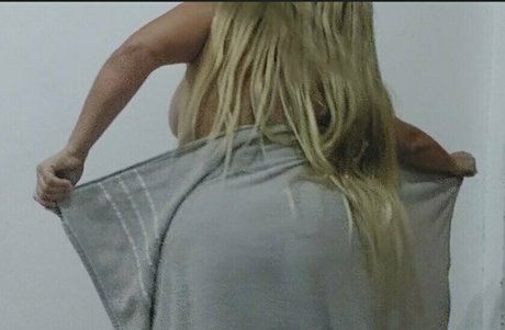 marystyle naked model image