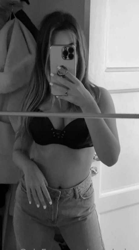 Alice Sins star beautiful photo