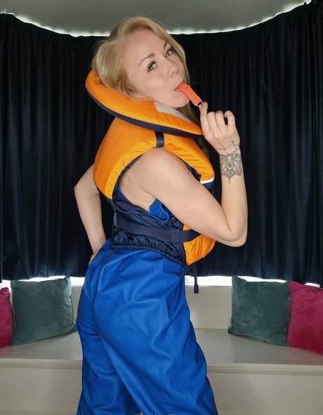 ukcutegirl erotic pornstar pics