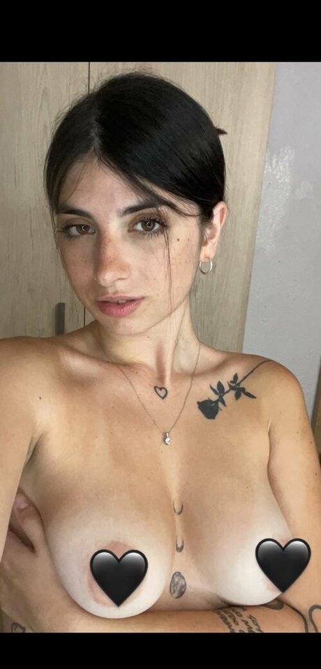 evitadiamitaxx naked model images