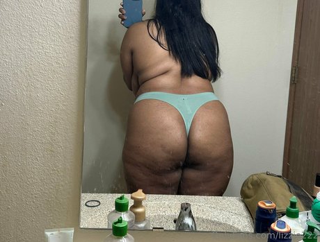 lizzie222 naked model archive