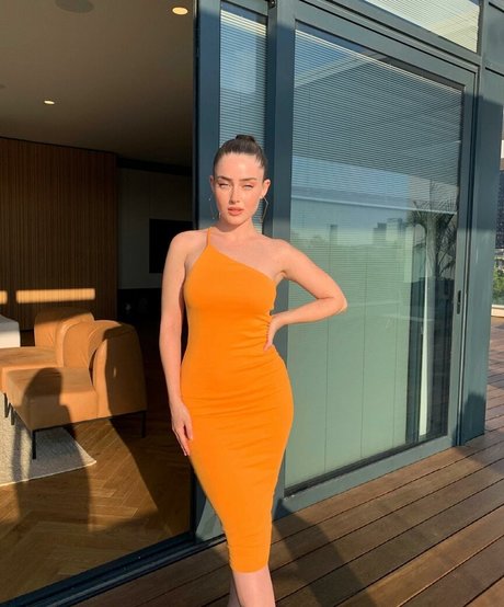 Effy Palarya art model photos