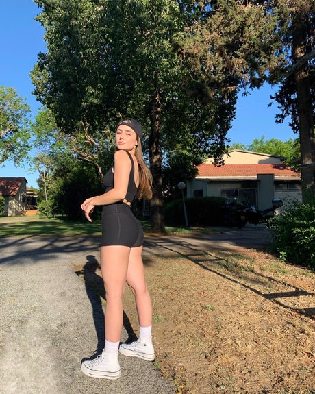 Effy Palarya star high quality pic