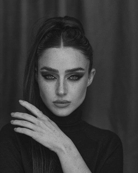 Effy Palarya beautiful star gallery