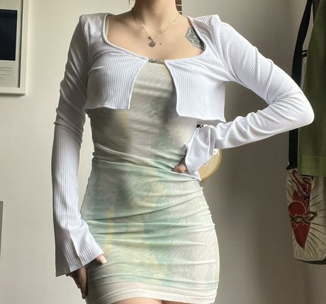 Kailee Morgue sexy star photos