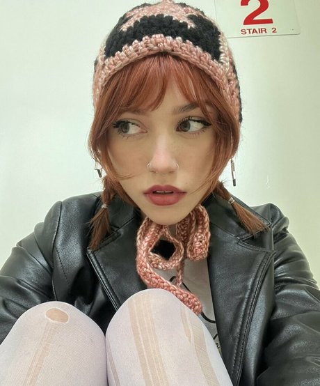 Kailee Morgue model hot photo