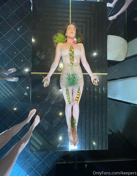 flat chested onlyfans hd images