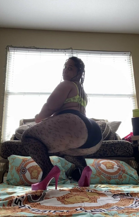 teampinky model nude images