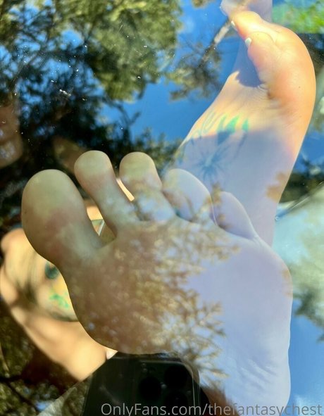 thefantasychest star naked pic