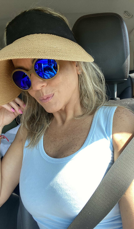 insatiablekarla sexy model pic