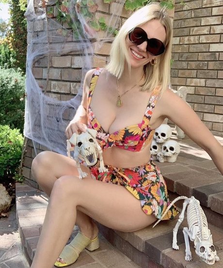 January Jones porn model pic