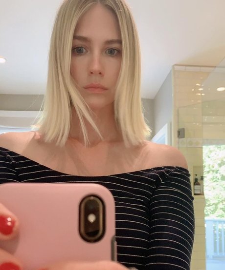 January Jones star nudes pictures