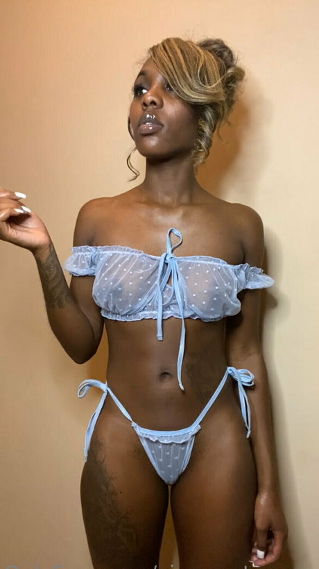 vipsweetonyxx model nice images