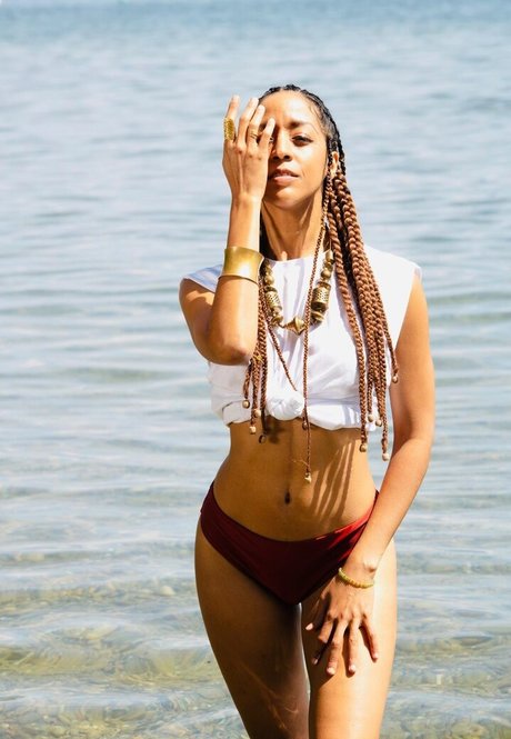 Yilian Canizares high quality actress gallery