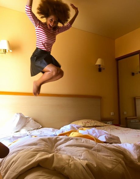 Yilian Canizares pretty actress pic