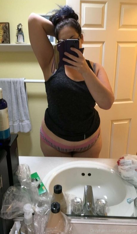 ariarogue pretty pornstar pics
