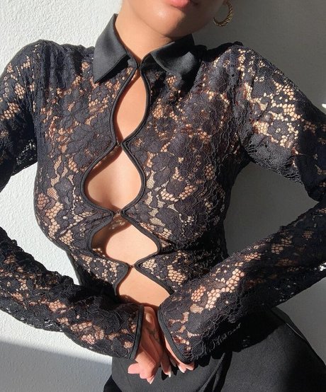 gold gypsy model high quality photo