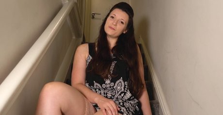 Upskirtjerk model top photos