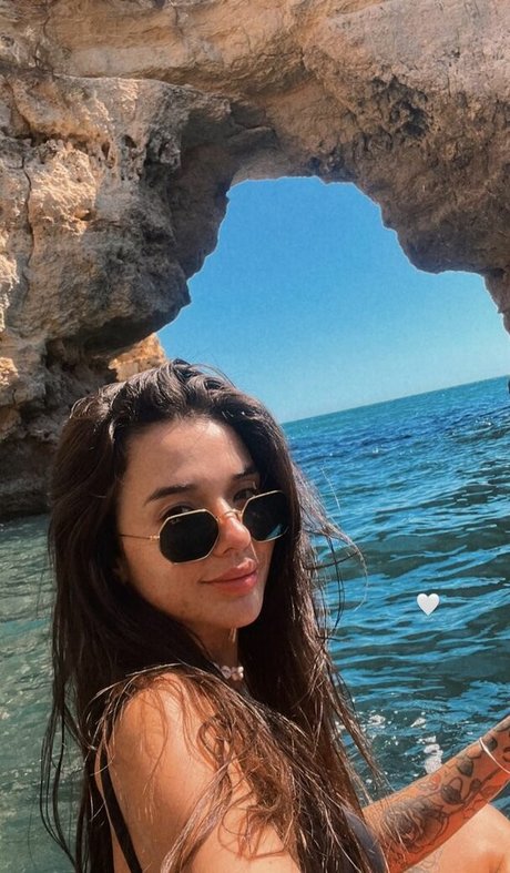 janadeoliveira_ sexy actress picture