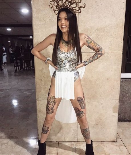 janadeoliveira_ star hot images