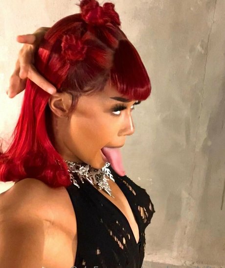 xxxshapeshifter pretty model pic