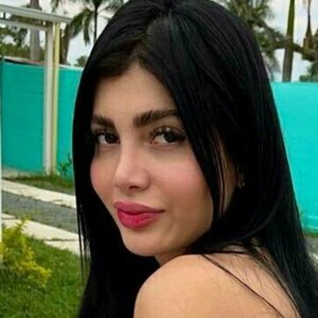 carolainvina xxx model picture