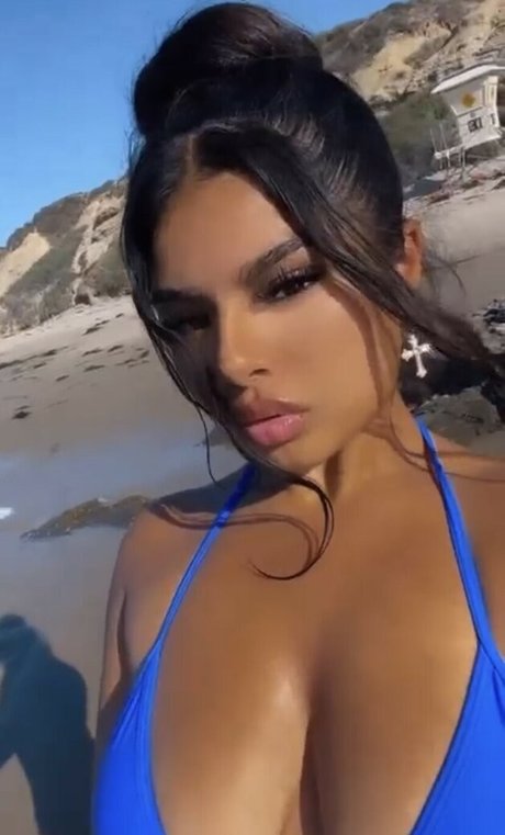 Sujeytjebae pornstar erotic picture