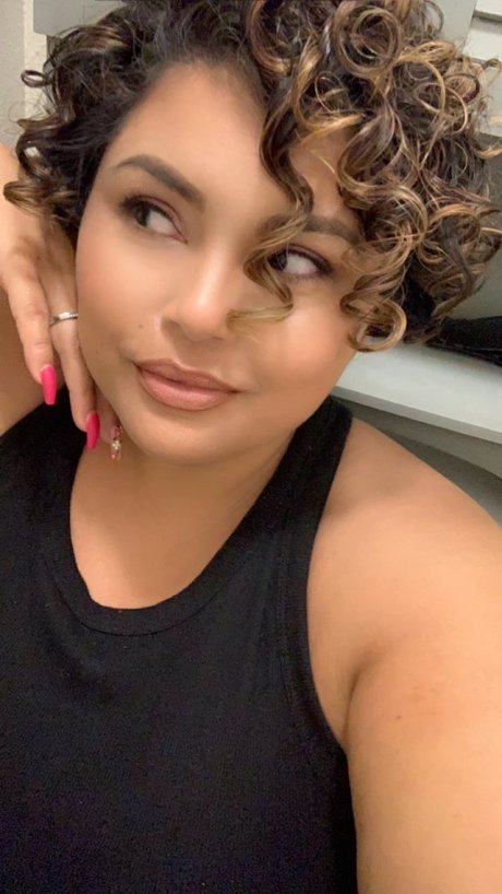 SassyRican23 porn model galleries