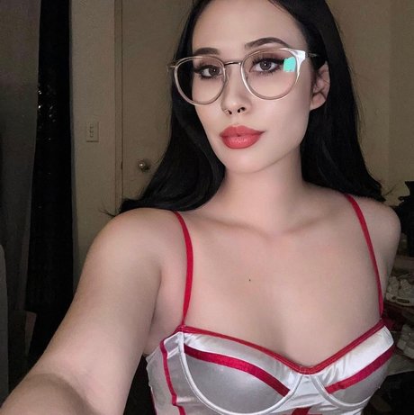 Sasha Bummer star free pictures