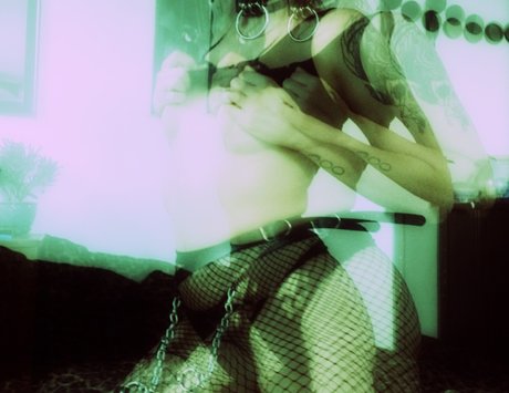 xxjustaglitchxx pornographic star img