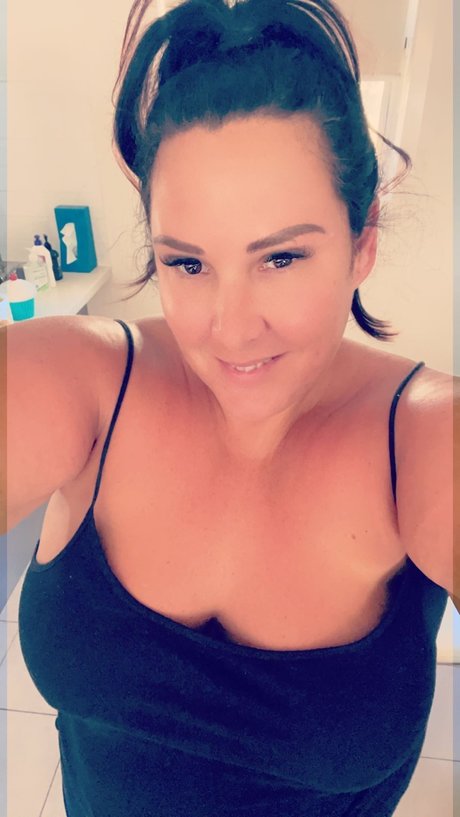 dark nipples onlyfans free nude images