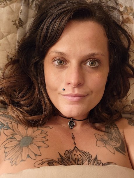 Sarah Skipworth star nude pics