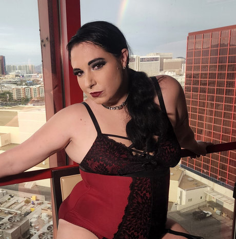 Hotwife Sarah pornstar nude photos