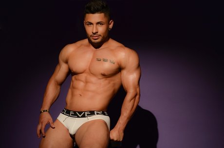 Santiaesthetic porn model photos