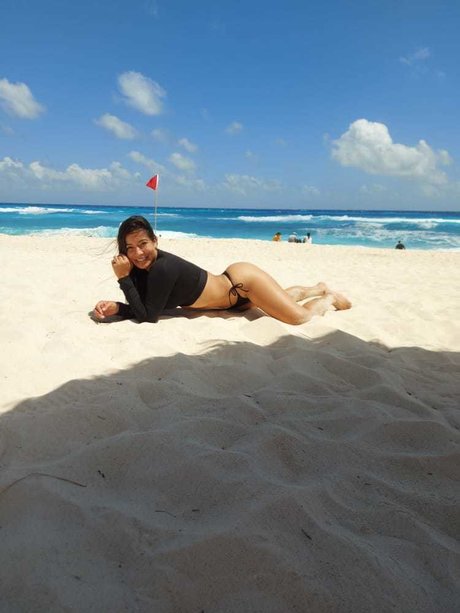 Sandra Beltran model adult img