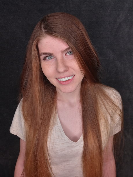 Roxi Hazel Eyes art model pics