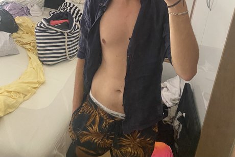 SWEET PERO nude actress photo