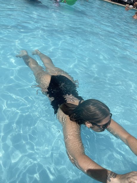 Yup Its T0xica porn model img