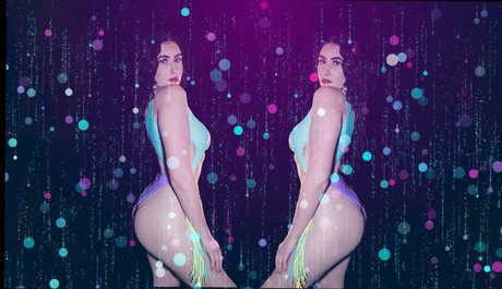 Scarlett Fire star sex image