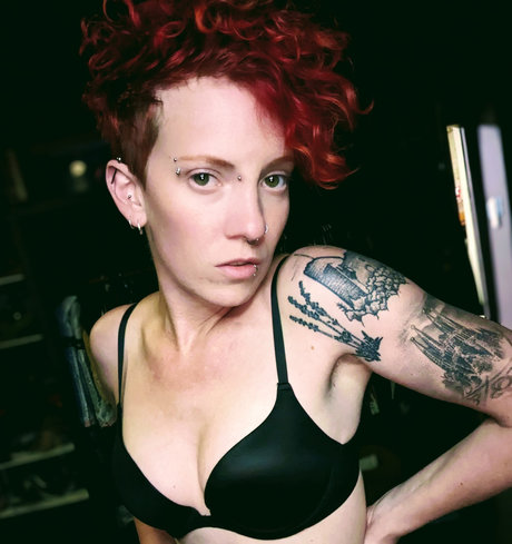 Scarlett Fever free model pics