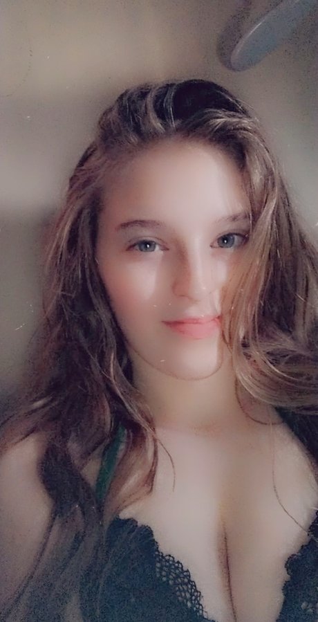 Eva Flash pretty actress gallery