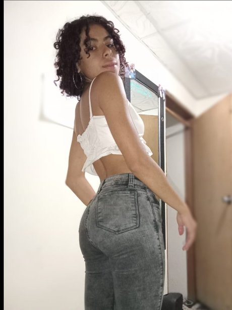 Yolandi Daza model nudes photo