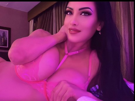 P E N N E L O P E pornstar hd img