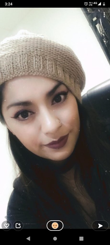 Yatziri Sondon model adult photos