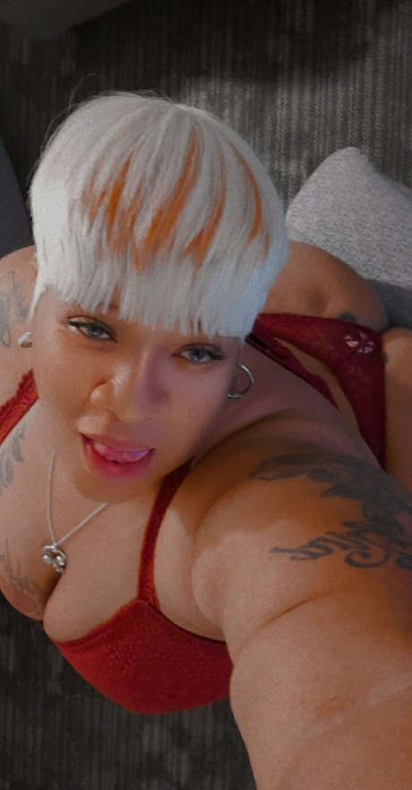 4EvaJuicy pretty actress photos