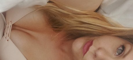 Saragoddes hot model galleries